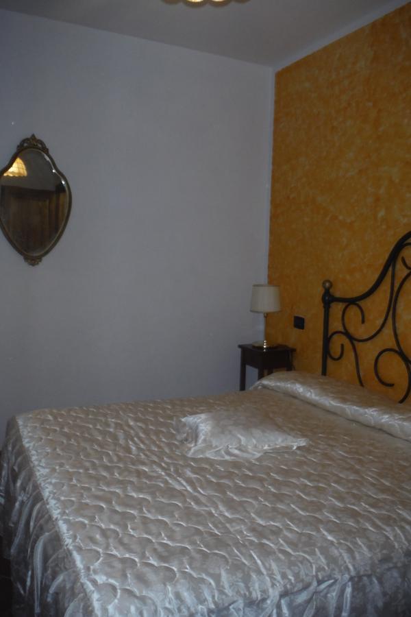 Agriturismo Santa Adriana Volterra Habitación foto